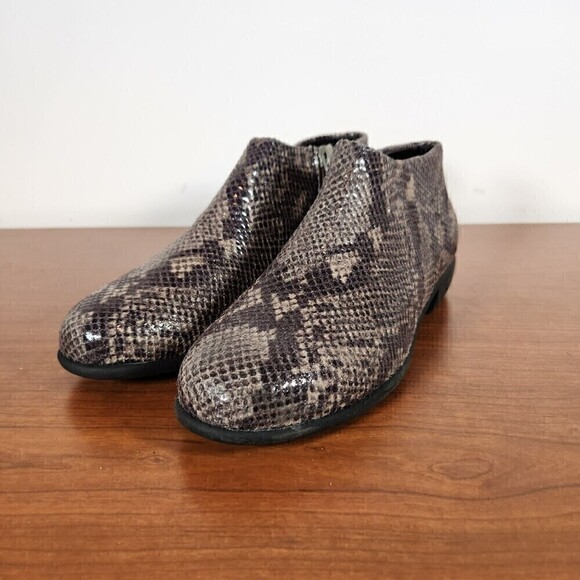 Aerosoles Womens Sophia Black Snake Print Round Toe Ankle Booties Size 6 - Picture 2 of 11